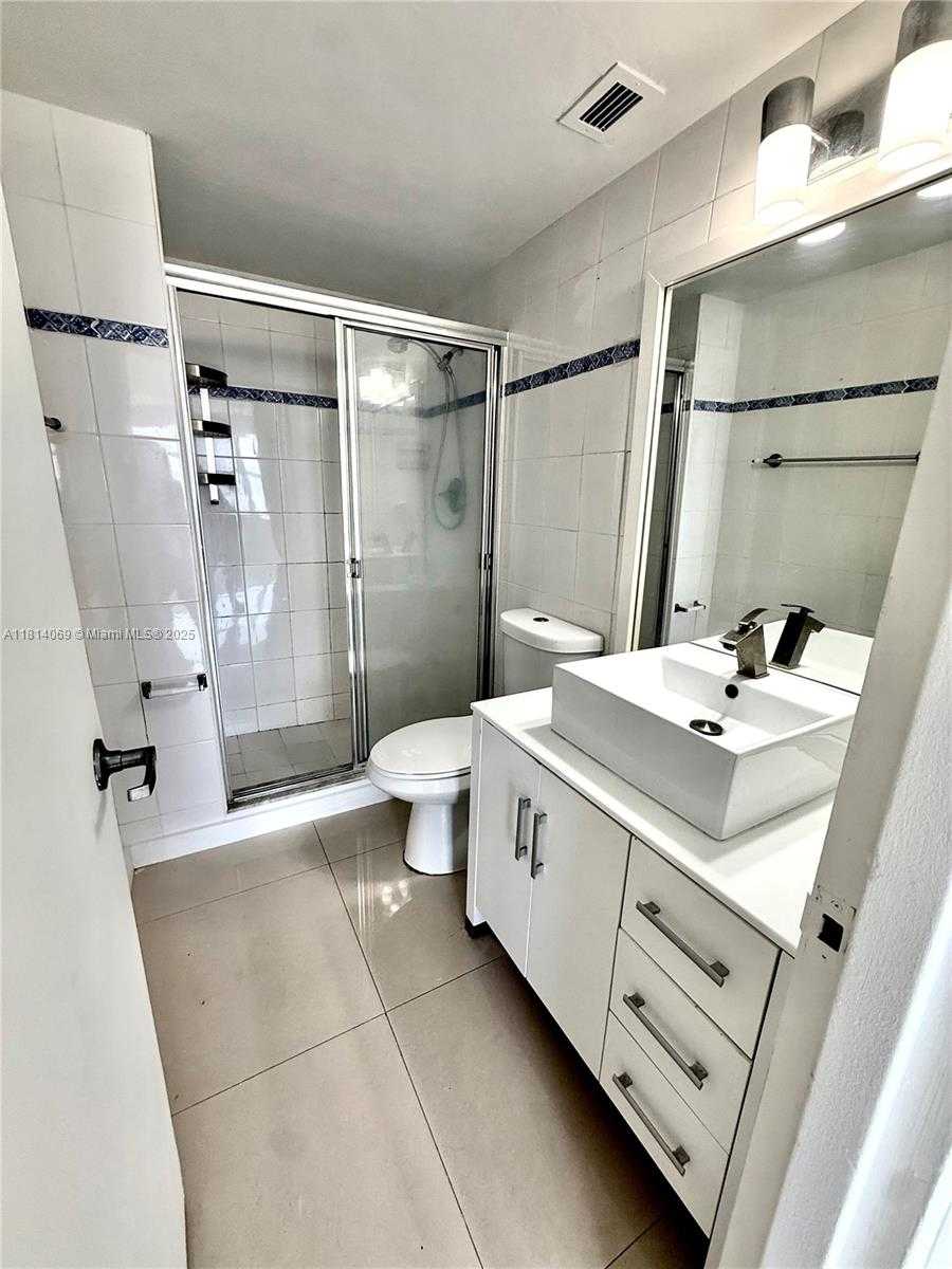 Small Image of 7441 WAYNE AVE #7P, Miami Beach Number 12