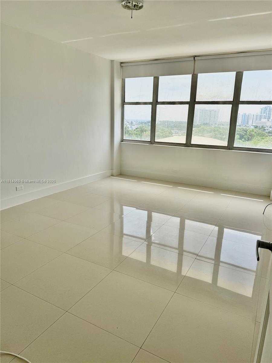 Small Image of 7441 WAYNE AVE #7P, Miami Beach Number 4