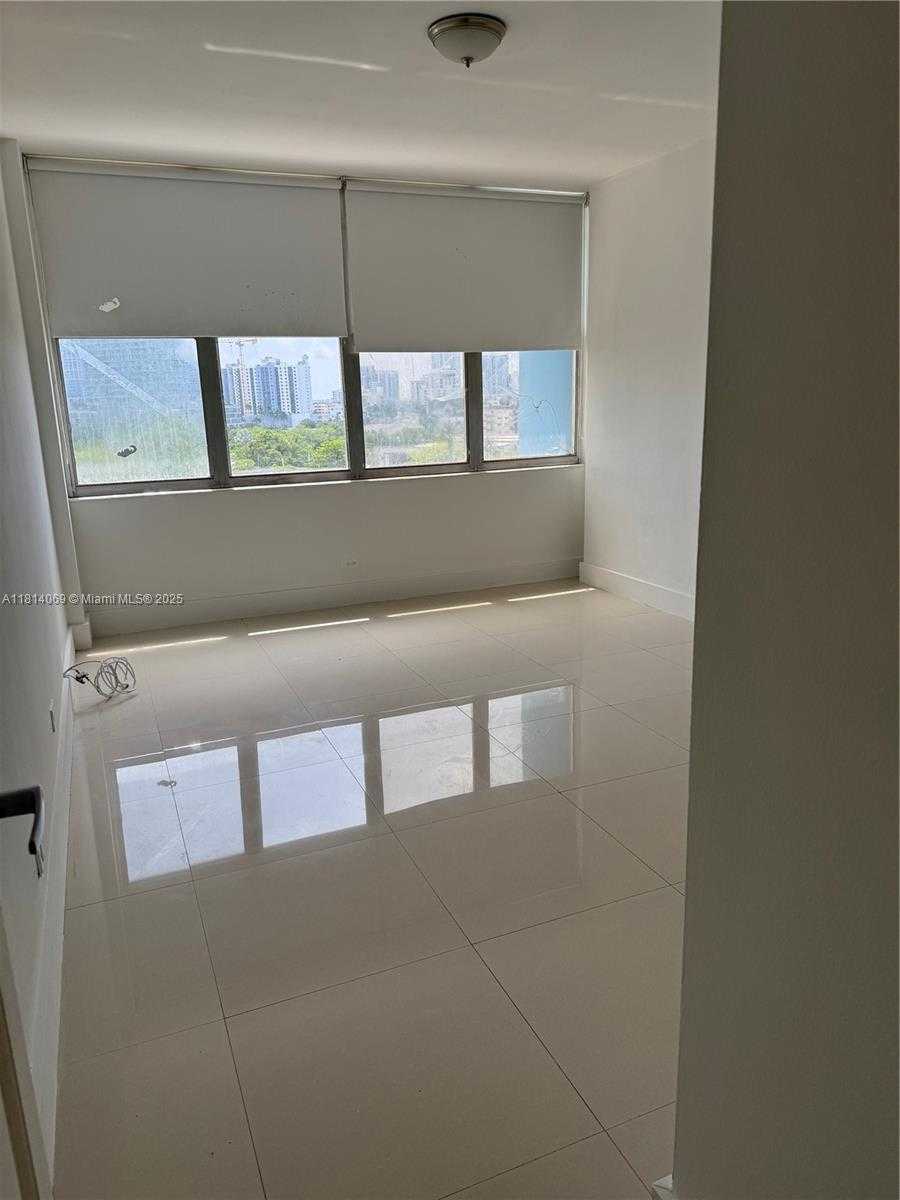 Small Image of 7441 WAYNE AVE #7P, Miami Beach Number 5