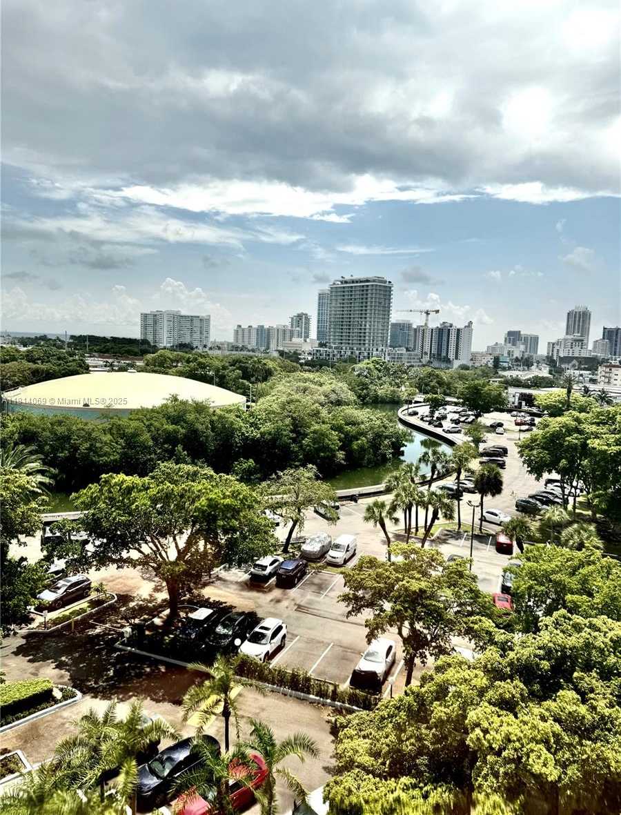 Small Image of 7441 WAYNE AVE #7P, Miami Beach Number 6
