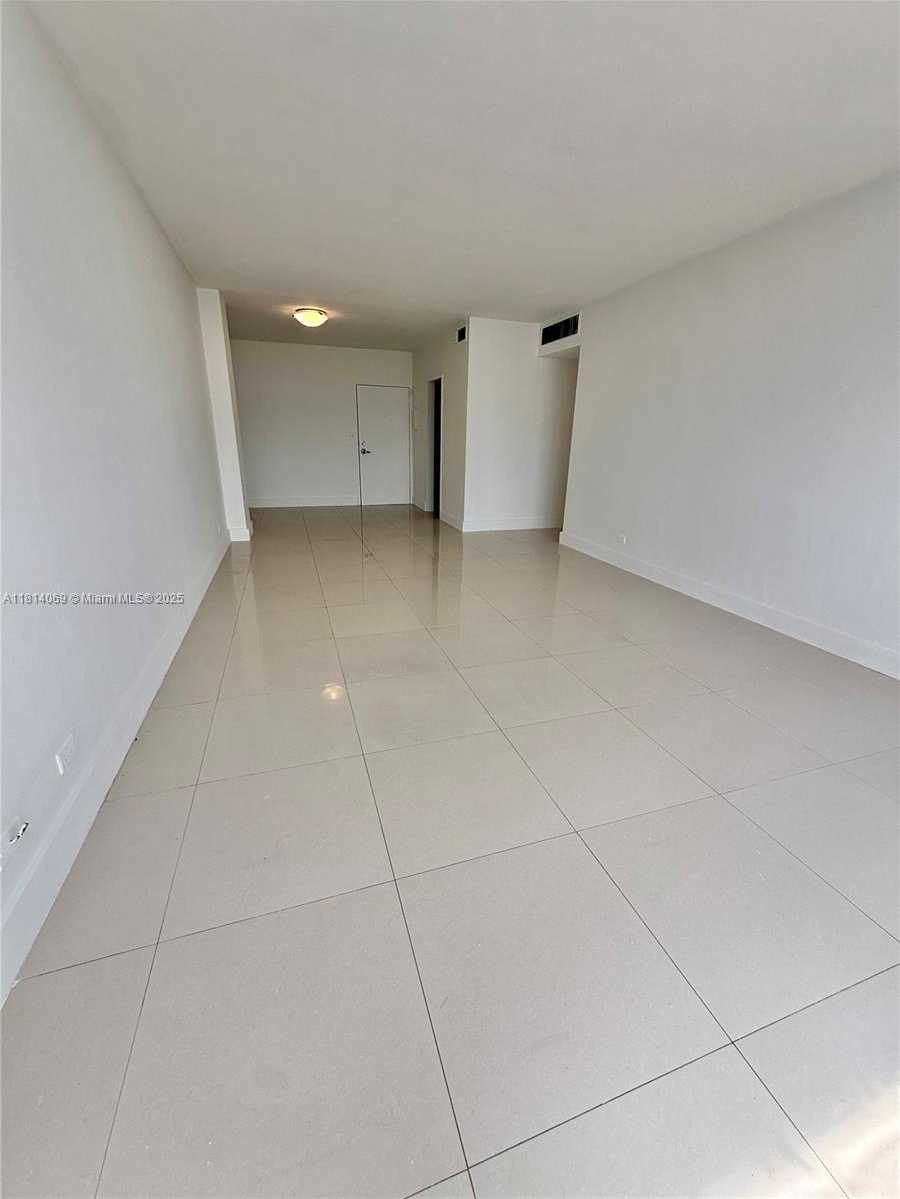 Small Image of 7441 WAYNE AVE #7P, Miami Beach Number 8