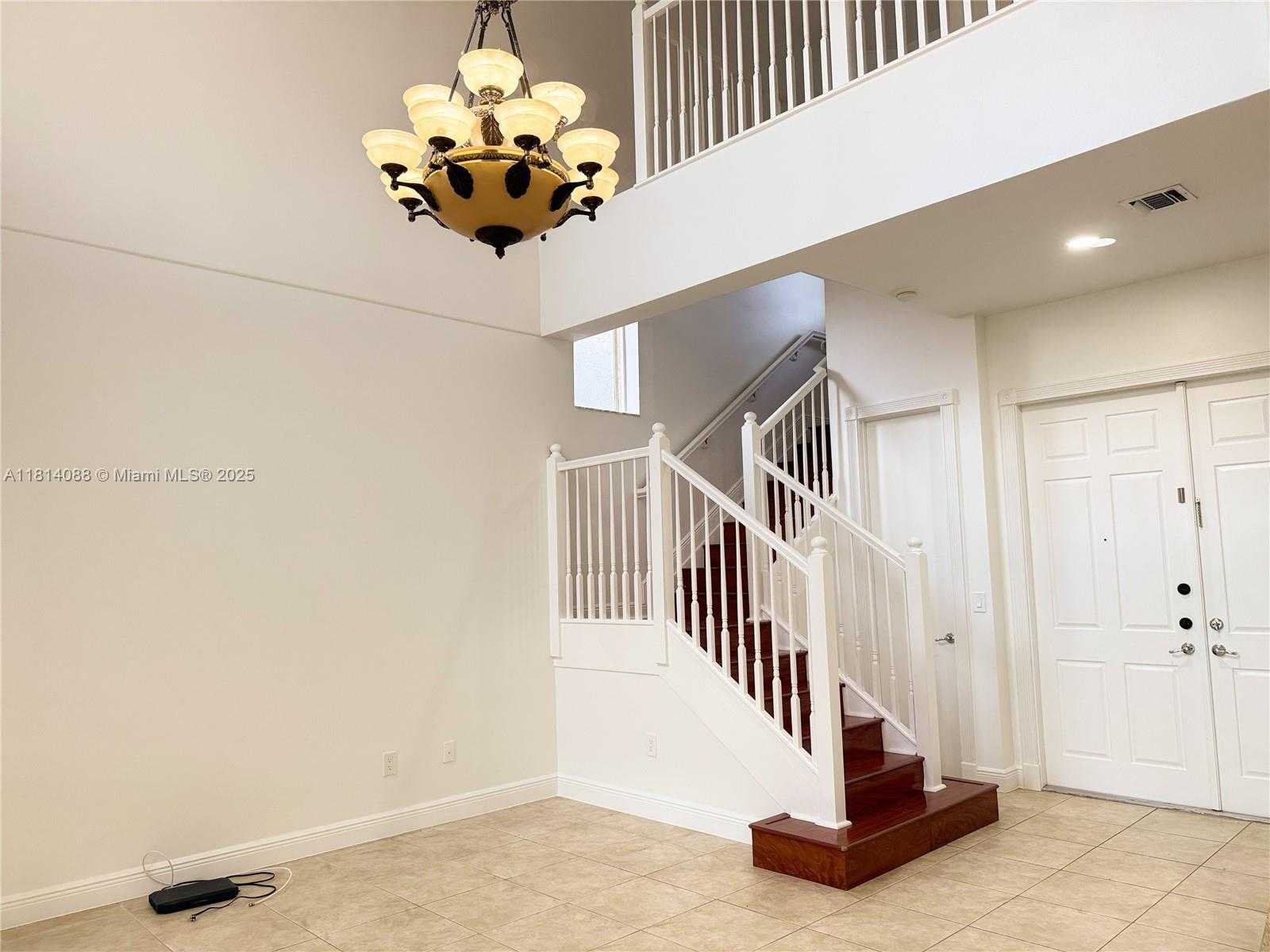 Small Image of 1621 DIPLOMAT DR, Miami Number 24