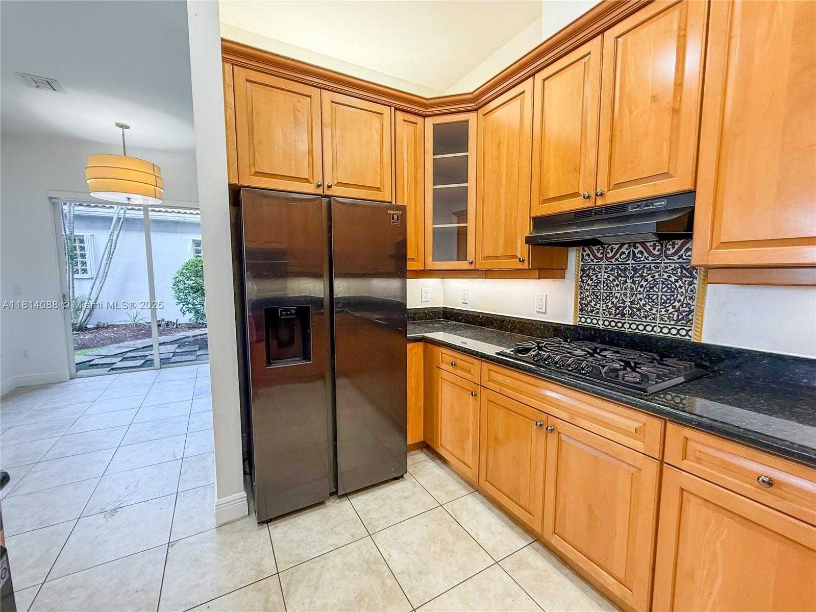 Small Image of 1621 DIPLOMAT DR, Miami Number 42
