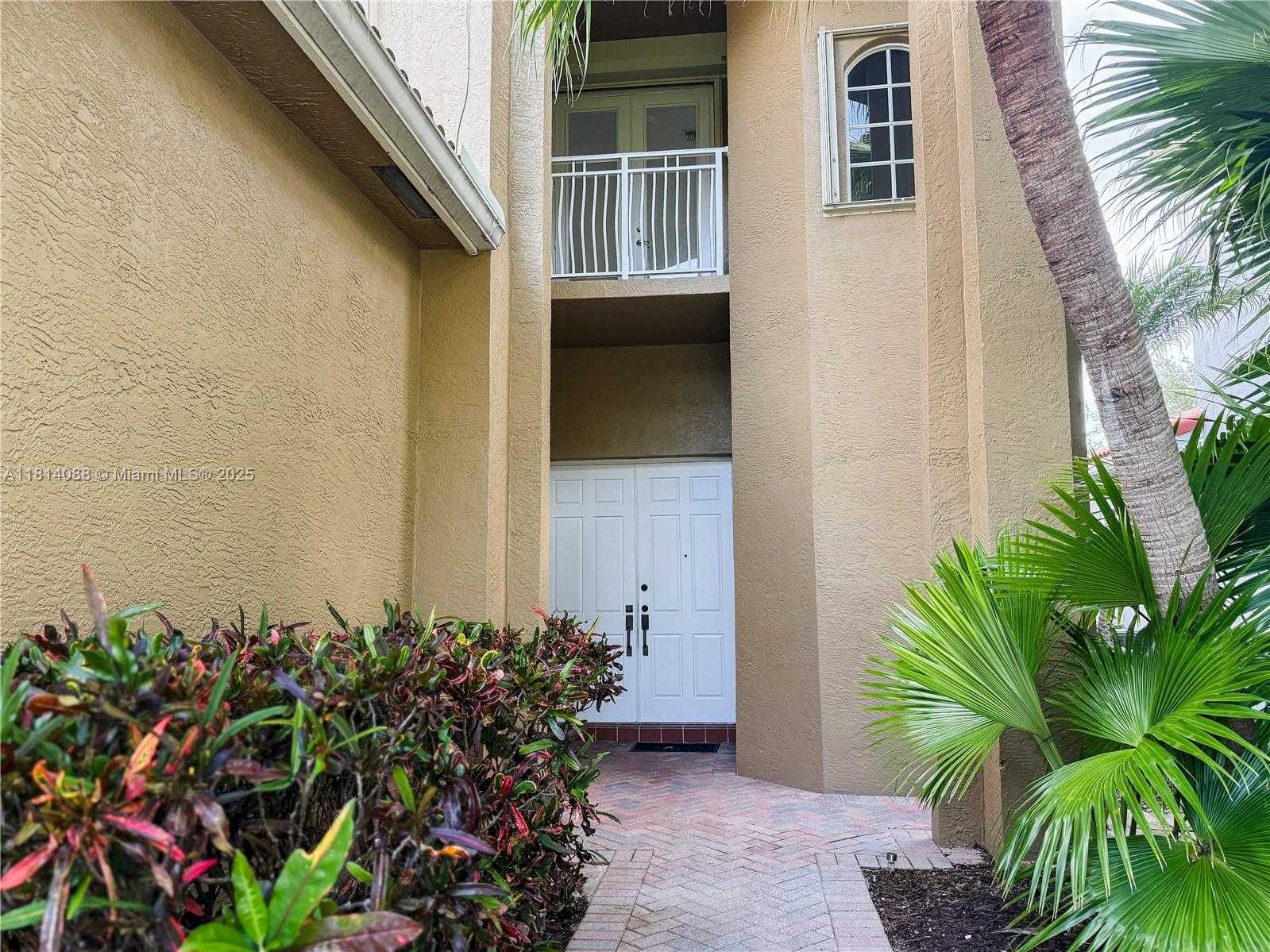 Small Image of 1621 DIPLOMAT DR, Miami Number 46