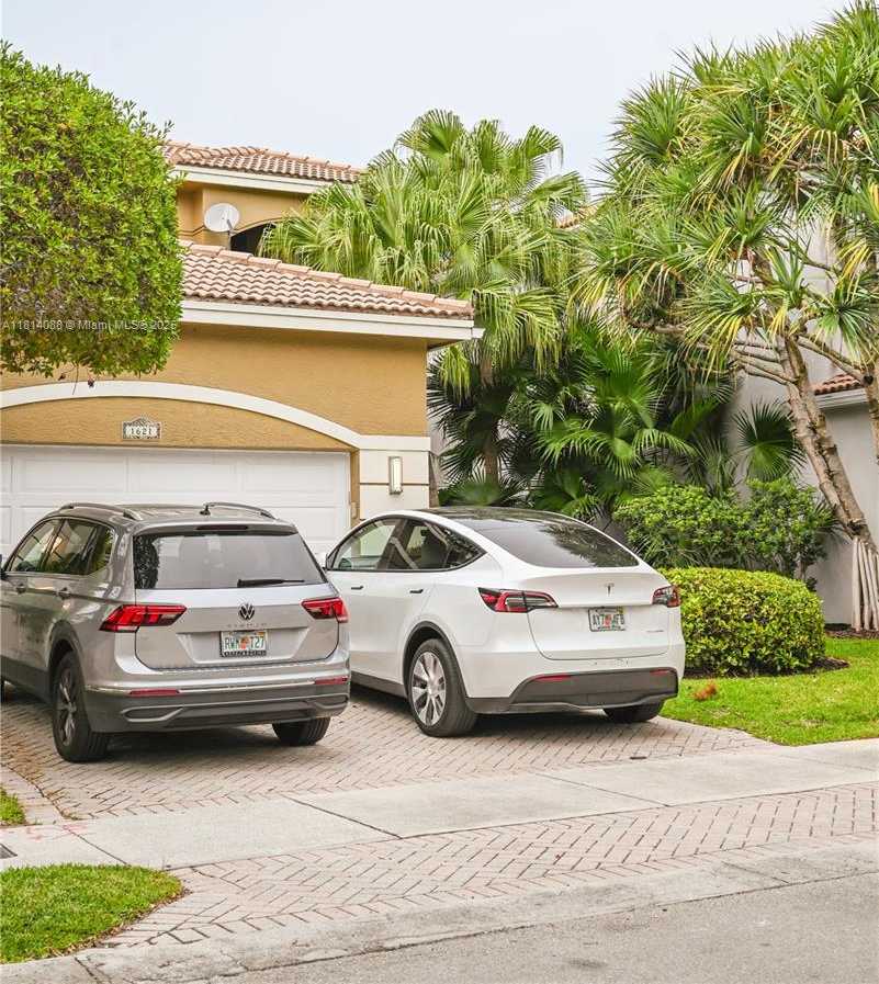 Small Image of 1621 DIPLOMAT DR, Miami Number 48