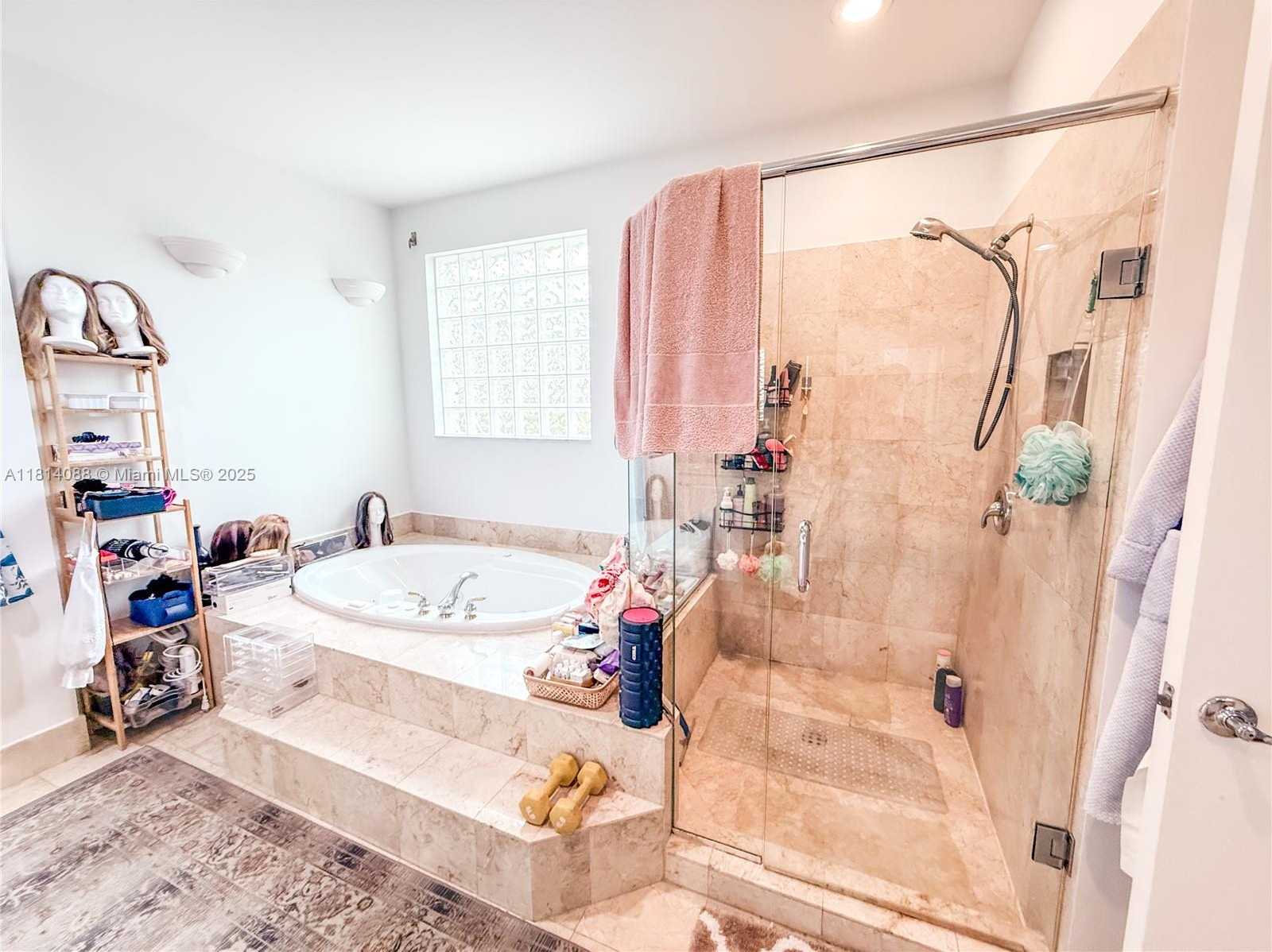 Small Image of 1621 DIPLOMAT DR, Miami Number 52