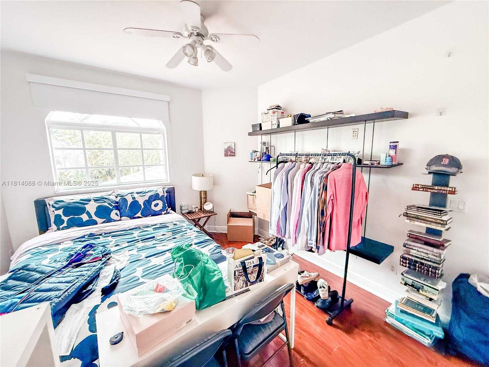 Small Image of 1621 DIPLOMAT DR, Miami Number 54