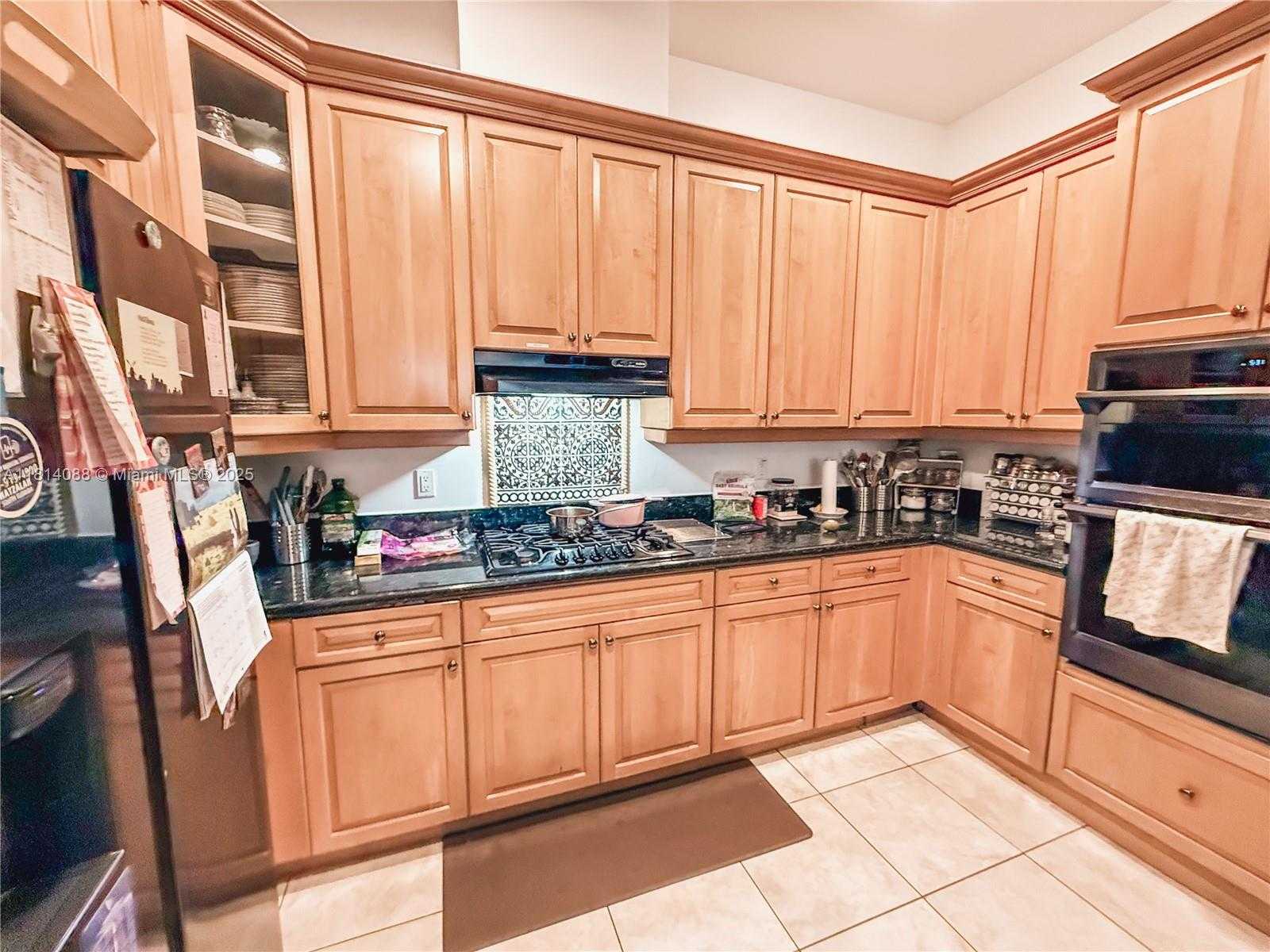 Small Image of 1621 DIPLOMAT DR, Miami Number 59