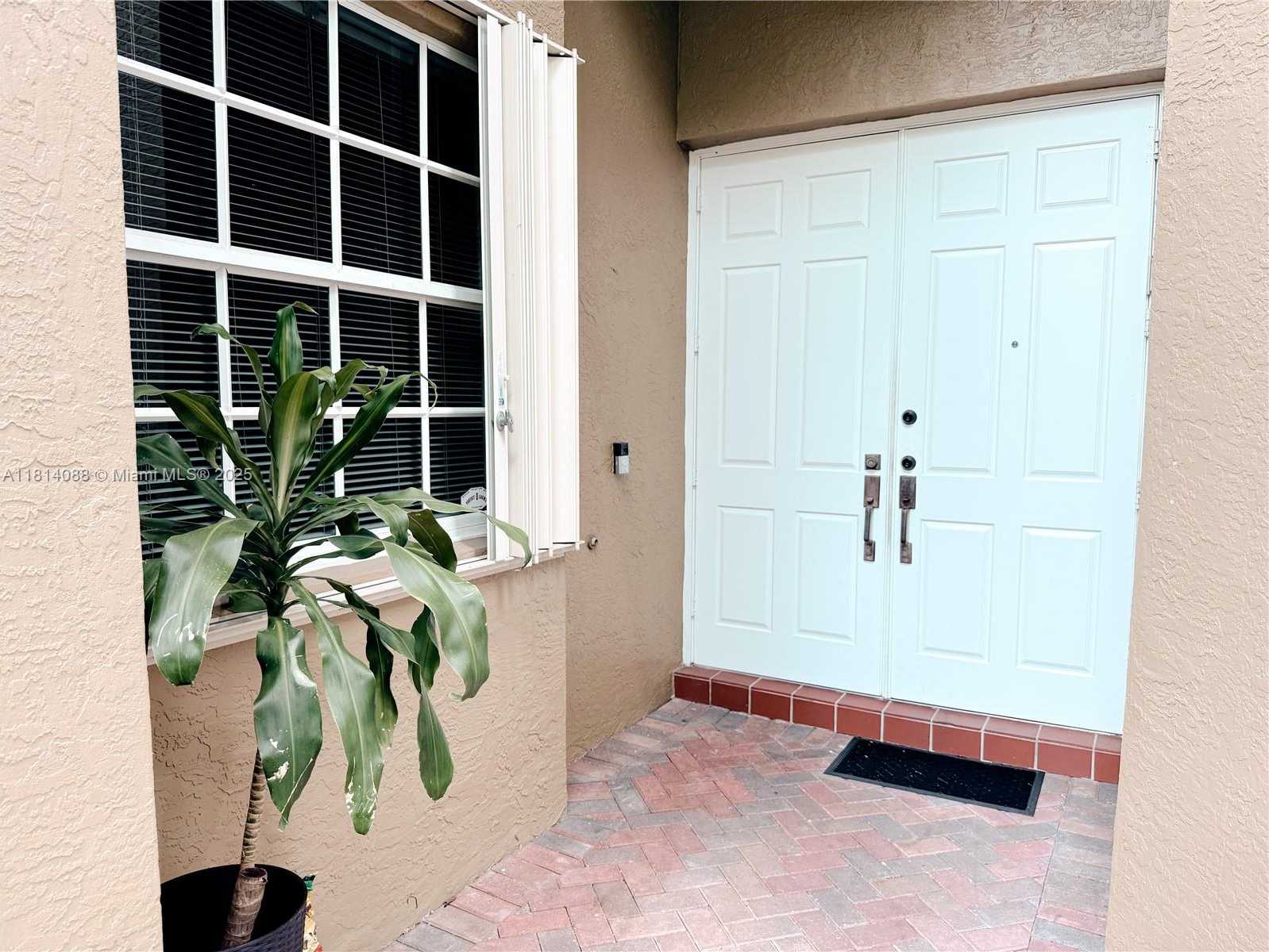 Small Image of 1621 DIPLOMAT DR, Miami Number 60