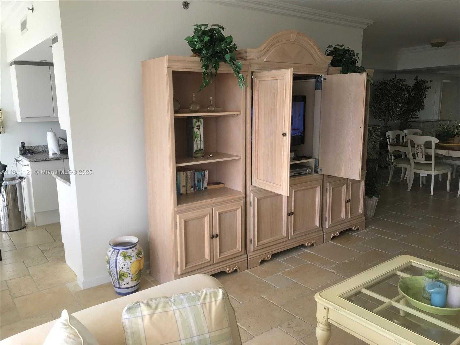 Small Image of 7000 ISLAND BLVD #1608, Aventura Number 4