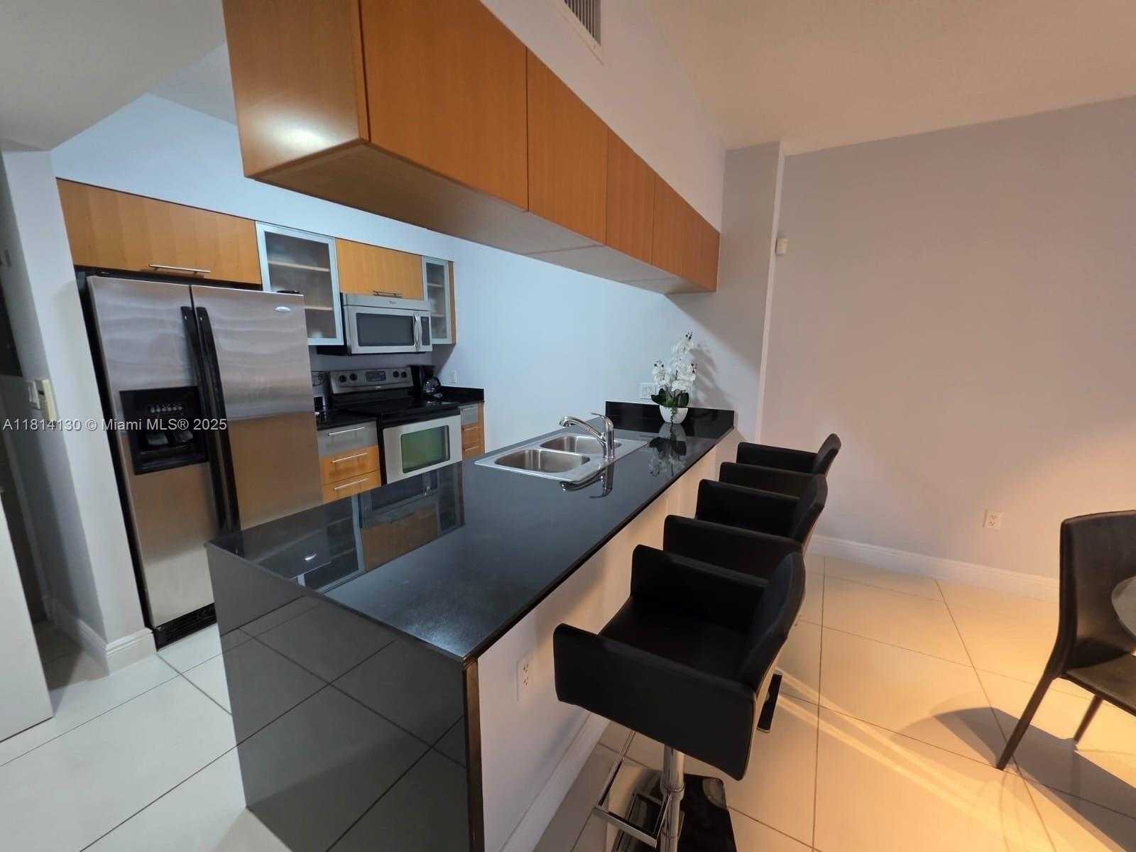 Small Image of 1750 NORTH BAYSHORE DR #2604, Miami Number 4