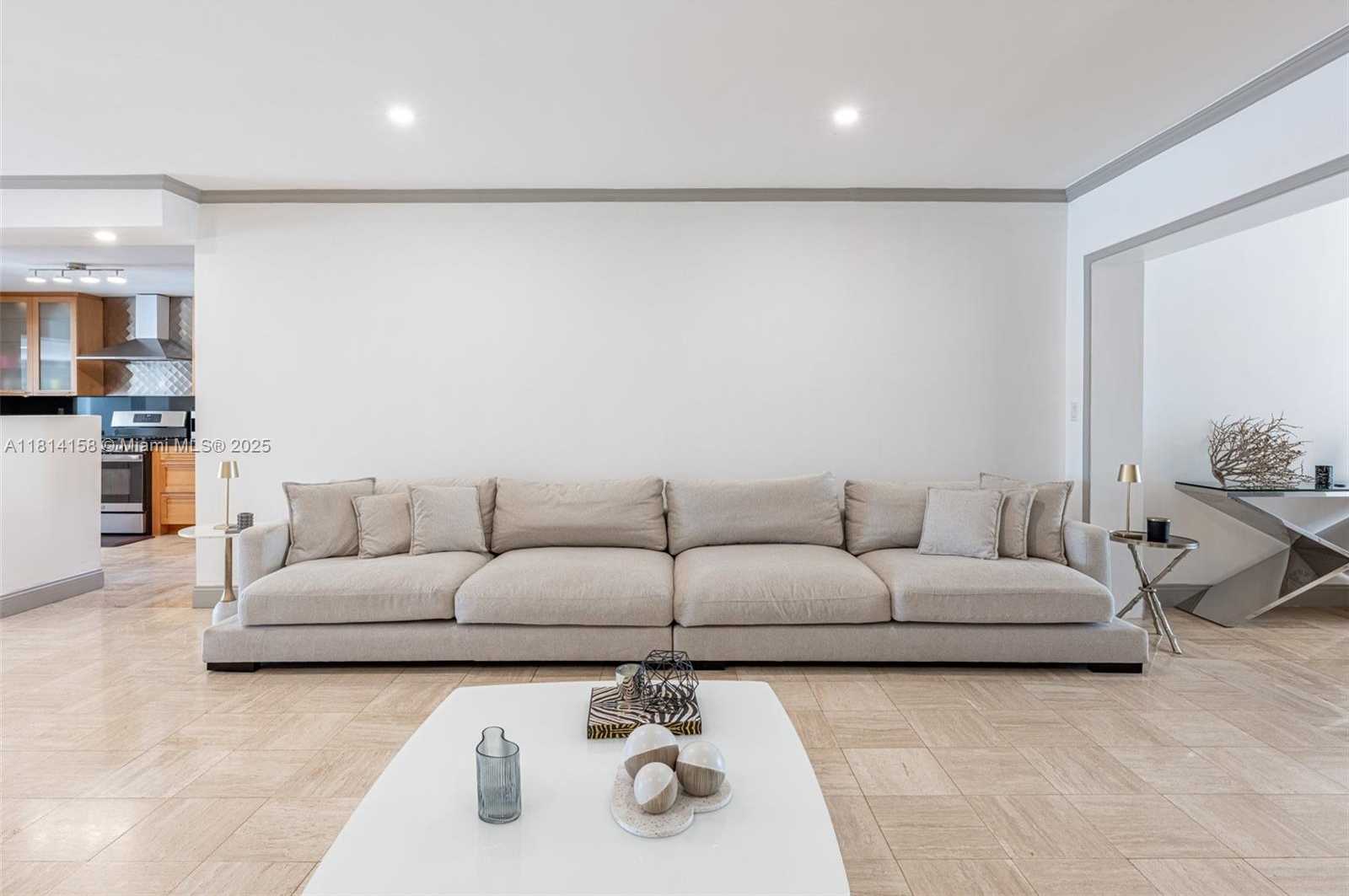 Small Image of 1430 STILLWATER DR #1430, Miami Beach Number 10