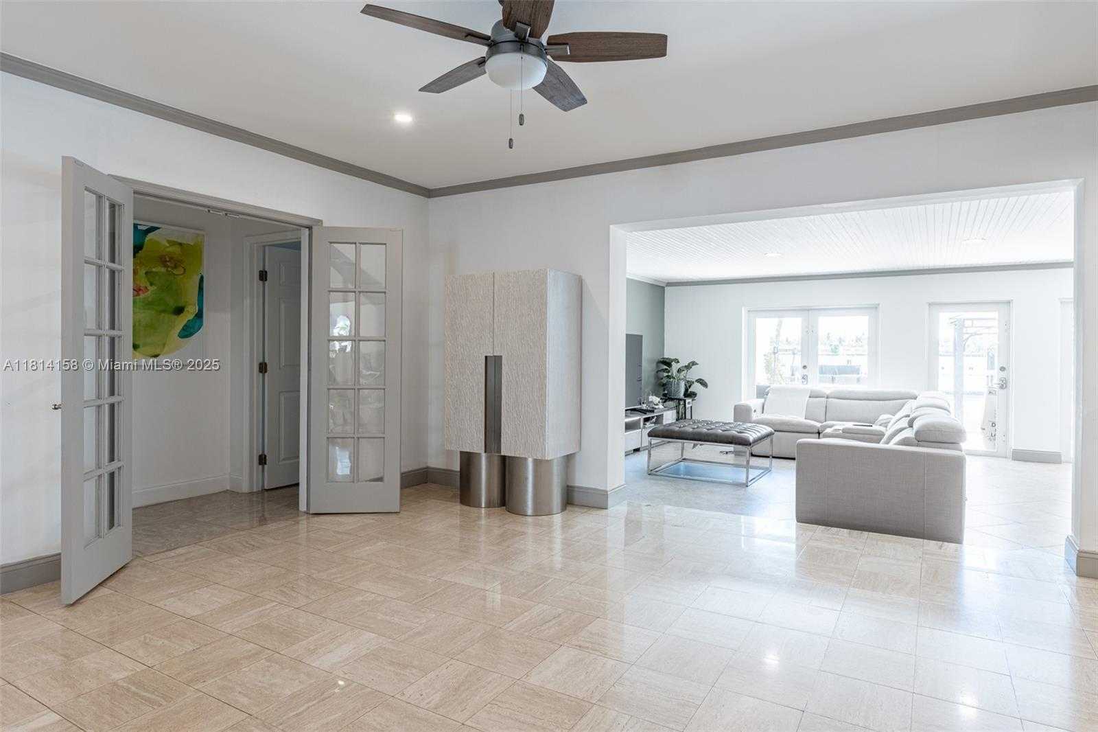 Small Image of 1430 STILLWATER DR #1430, Miami Beach Number 11