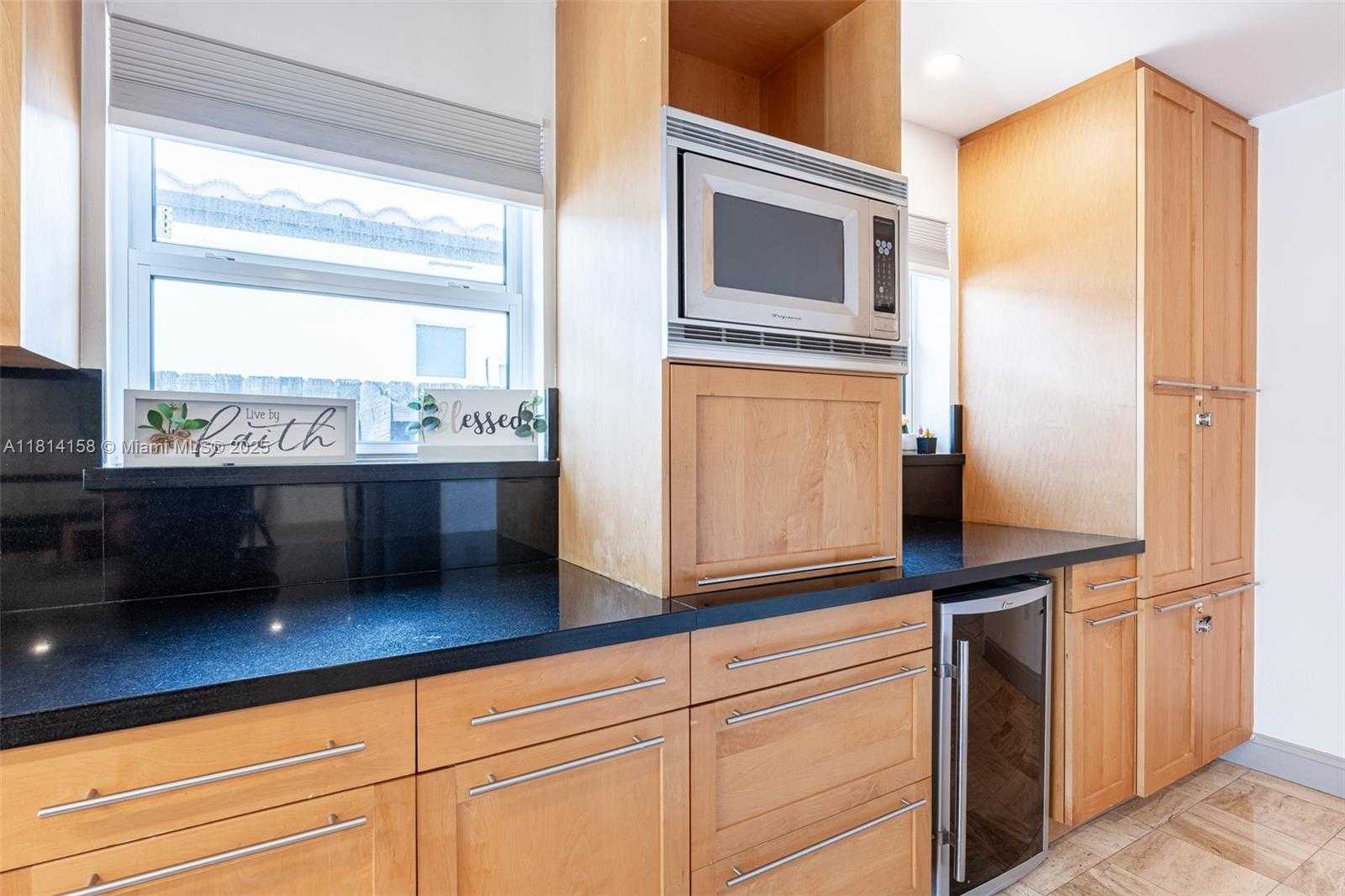 Small Image of 1430 STILLWATER DR #1430, Miami Beach Number 16