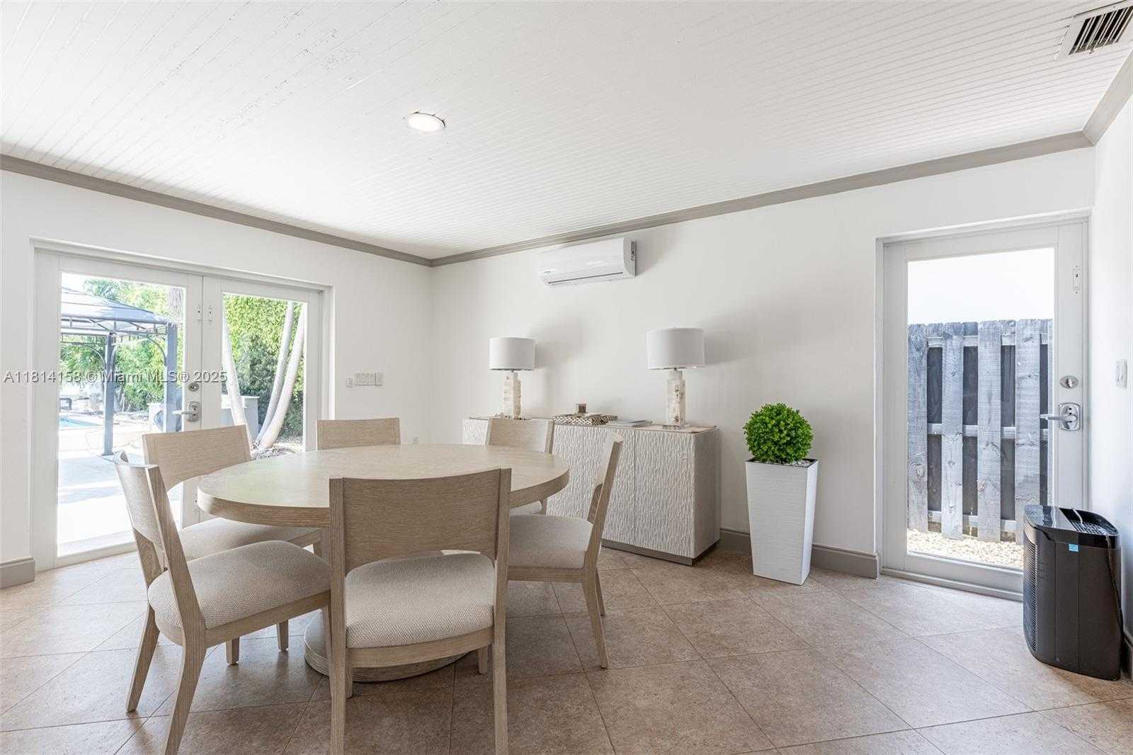 Small Image of 1430 STILLWATER DR #1430, Miami Beach Number 19