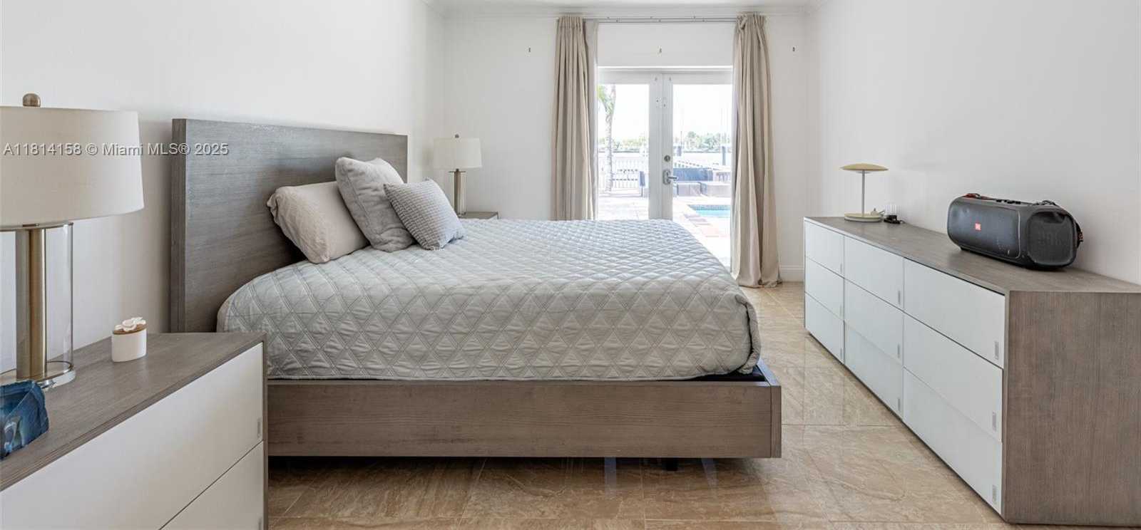 Small Image of 1430 STILLWATER DR #1430, Miami Beach Number 23