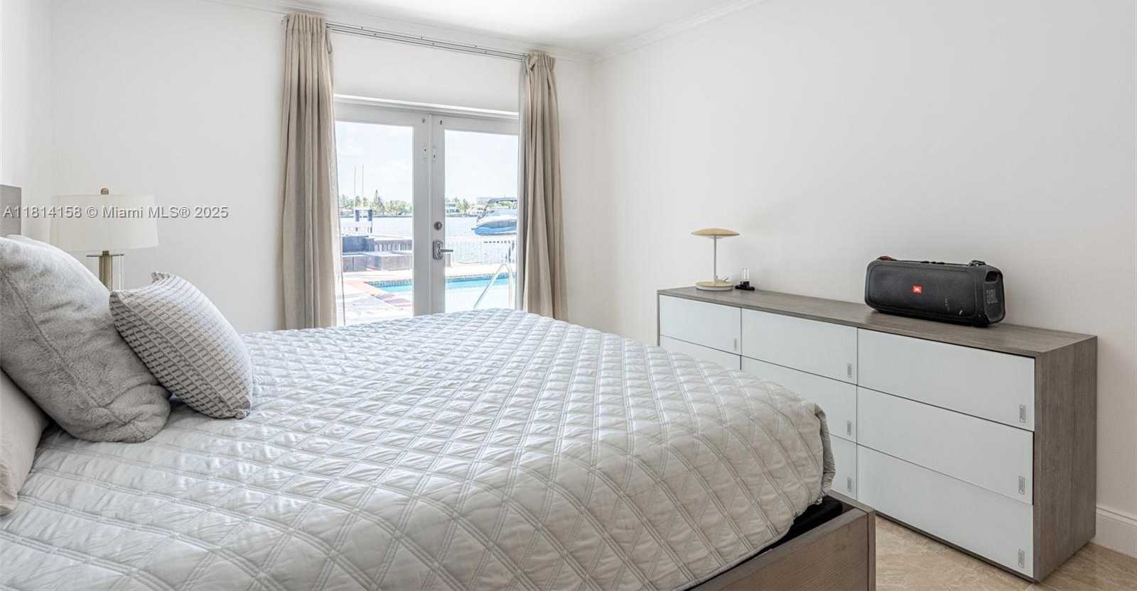 Small Image of 1430 STILLWATER DR #1430, Miami Beach Number 25