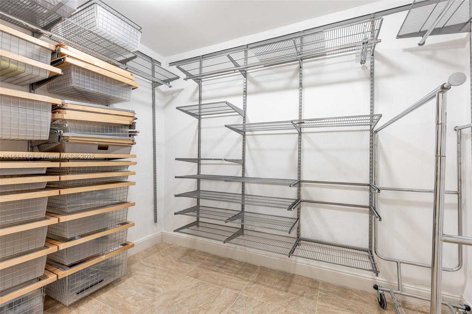 Small Image of 1430 STILLWATER DR #1430, Miami Beach Number 29