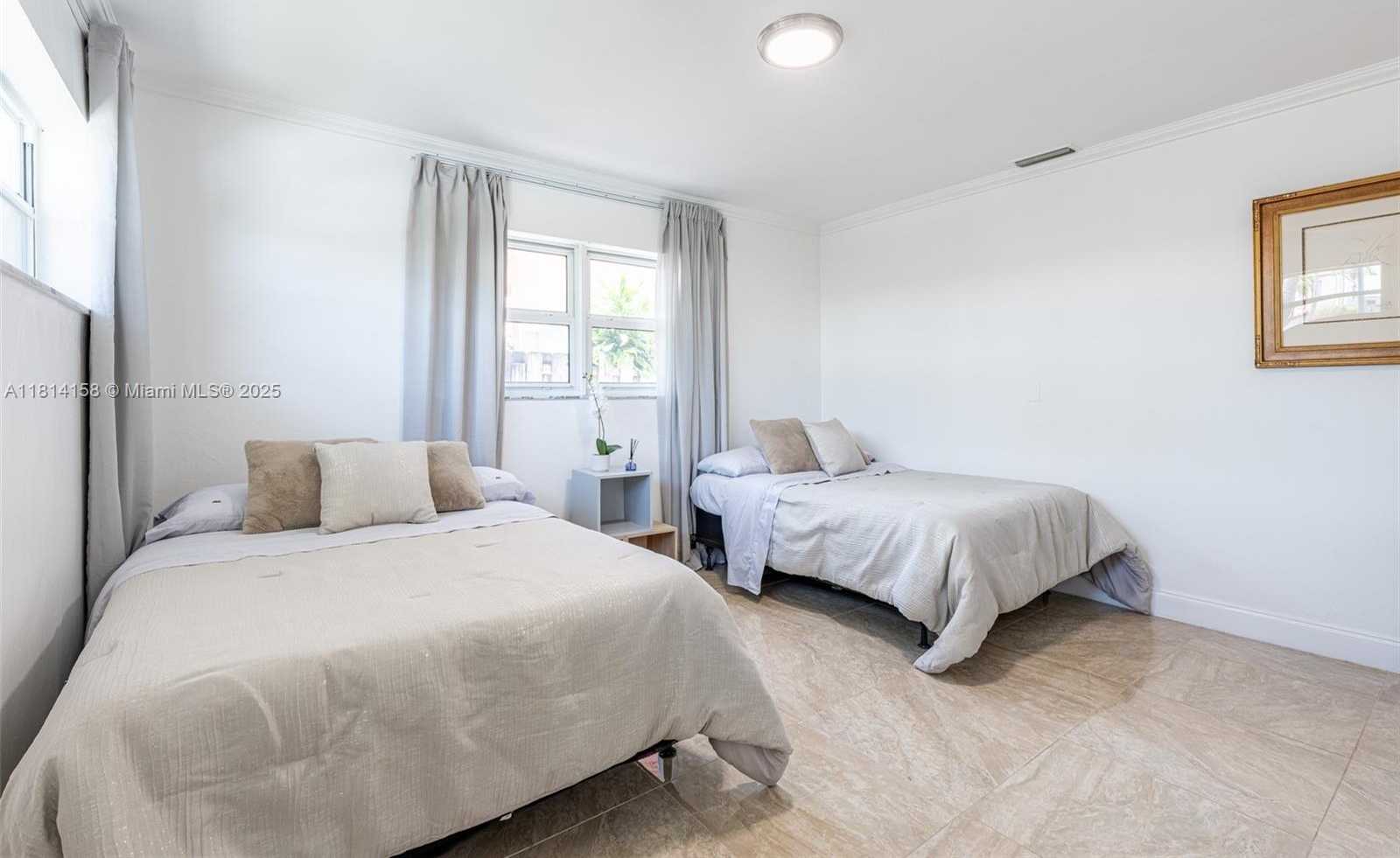 Small Image of 1430 STILLWATER DR #1430, Miami Beach Number 38