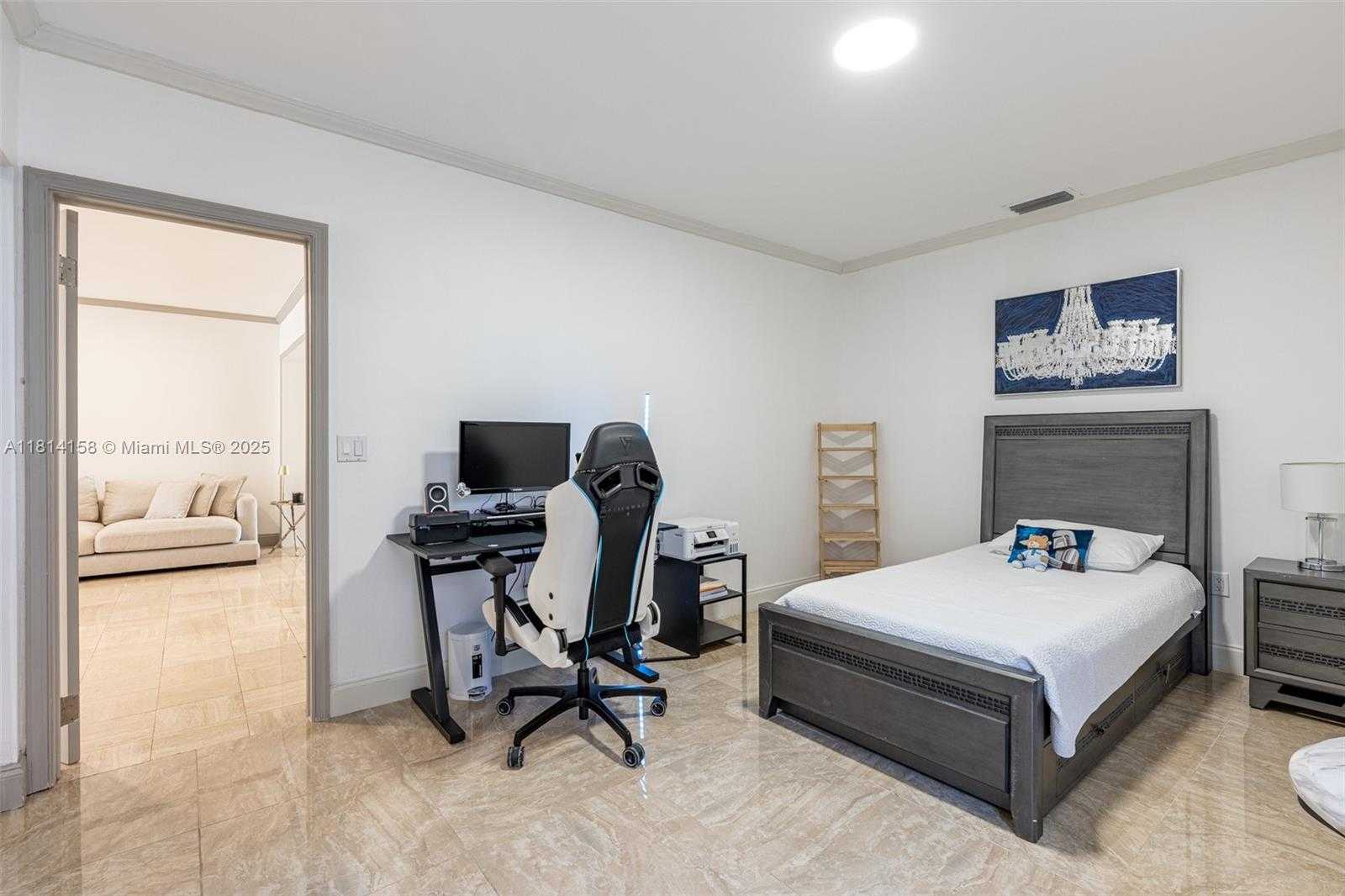 Small Image of 1430 STILLWATER DR #1430, Miami Beach Number 41
