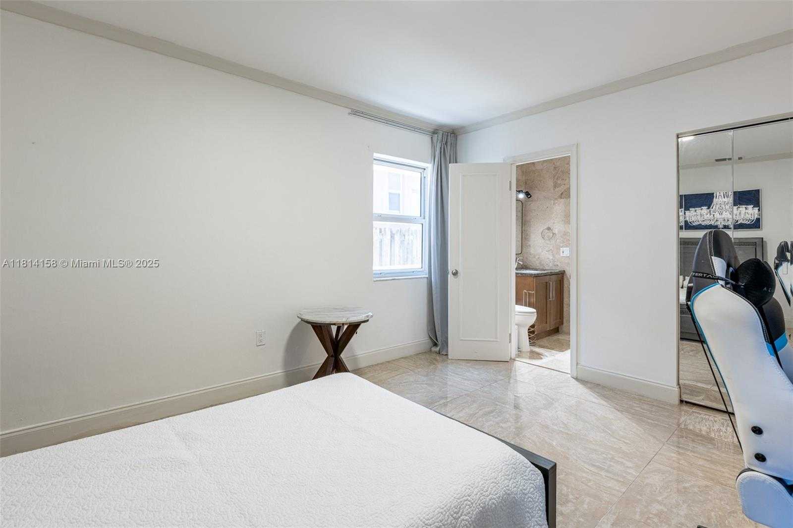 Small Image of 1430 STILLWATER DR #1430, Miami Beach Number 44