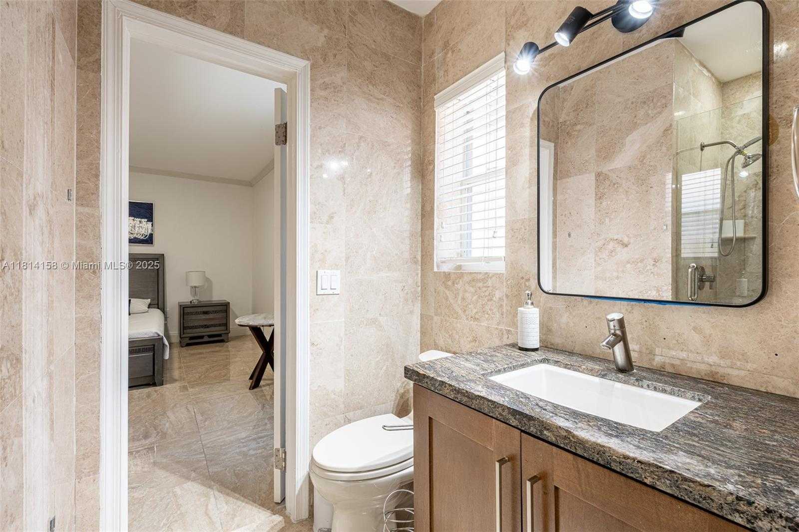 Small Image of 1430 STILLWATER DR #1430, Miami Beach Number 45