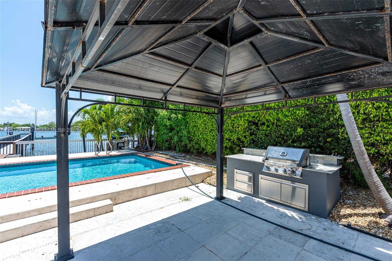 Small Image of 1430 STILLWATER DR #1430, Miami Beach Number 53