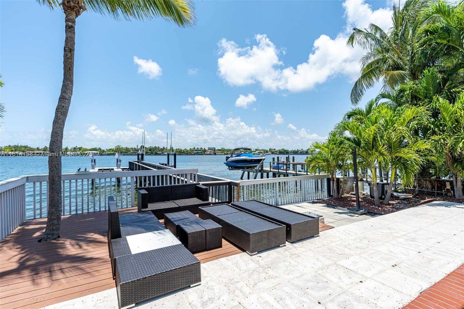 Small Image of 1430 STILLWATER DR #1430, Miami Beach Number 56