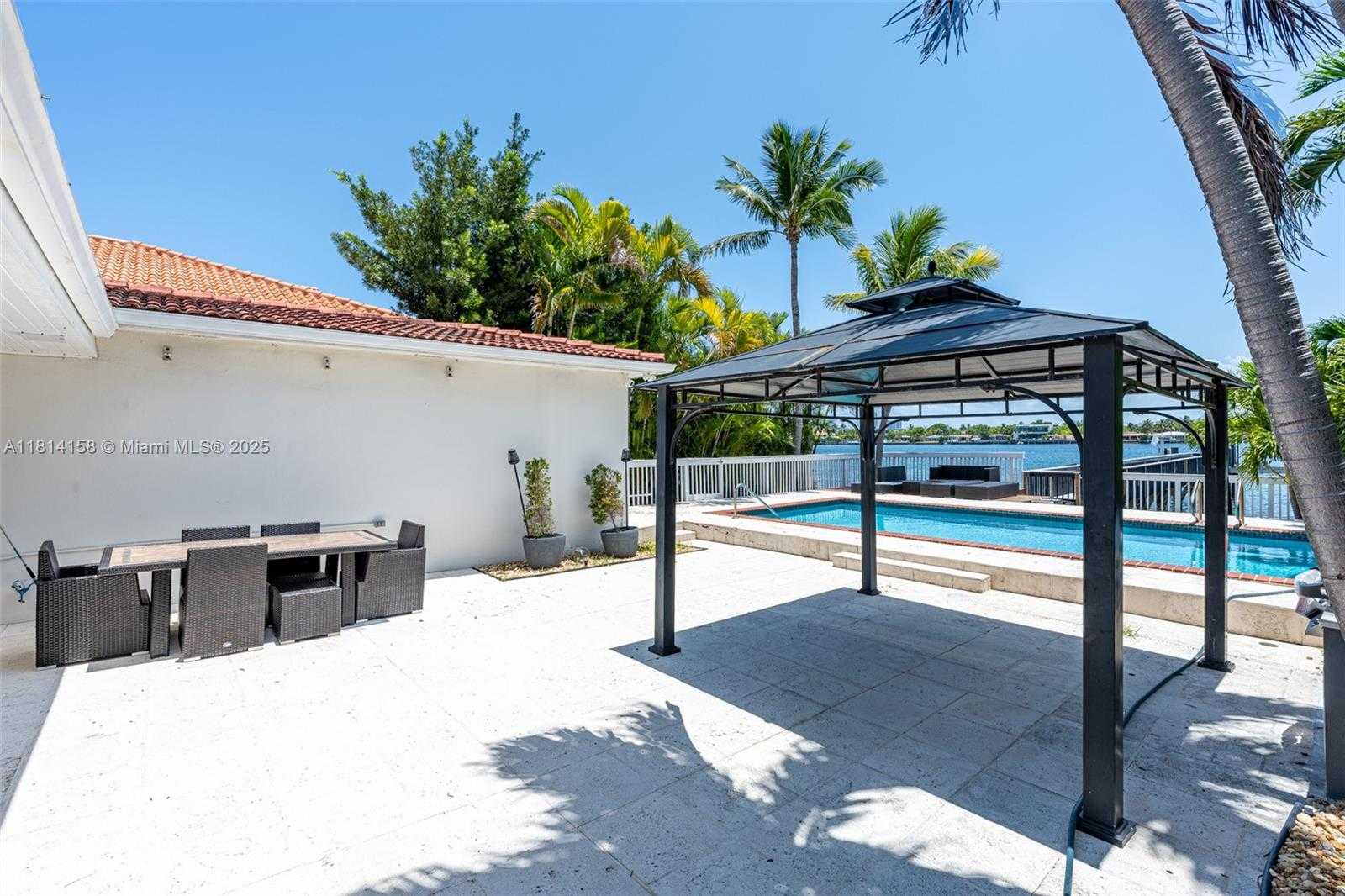 Small Image of 1430 STILLWATER DR #1430, Miami Beach Number 61