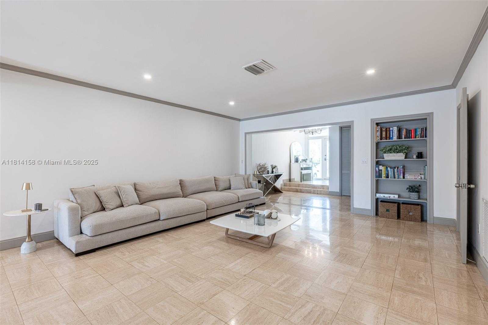 Small Image of 1430 STILLWATER DR #1430, Miami Beach Number 7