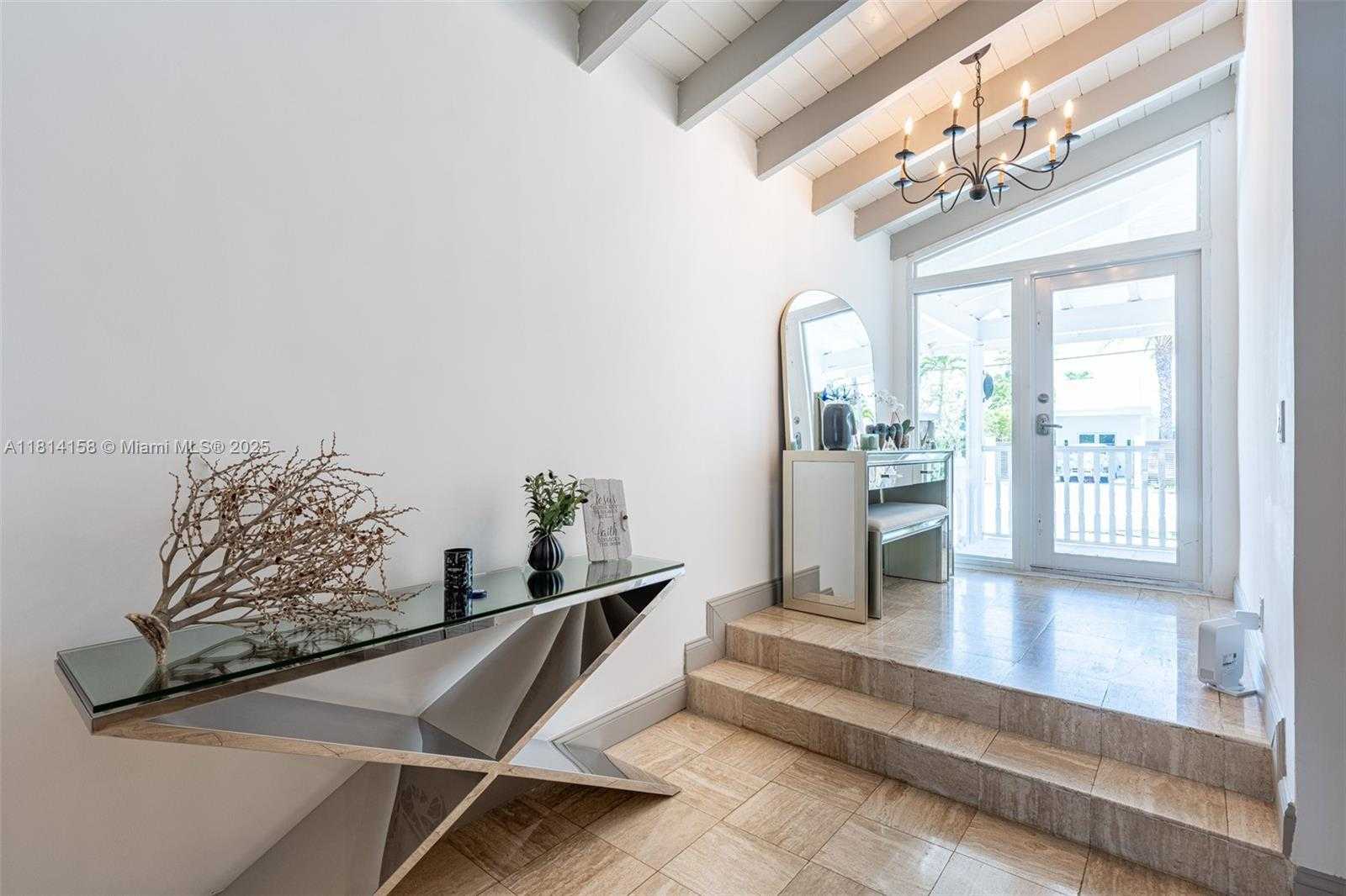 Small Image of 1430 STILLWATER DR #1430, Miami Beach Number 8
