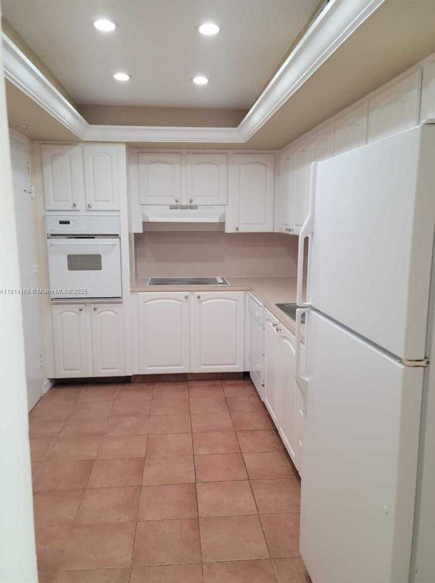 Small Image of 3801 SOUTH OCEAN DR #3A, Hollywood Number 11