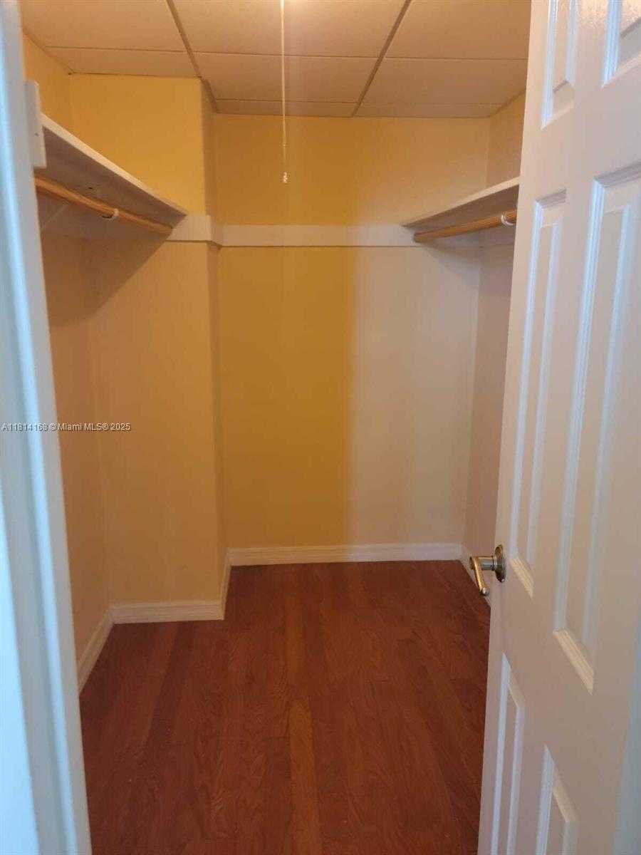 Small Image of 3801 SOUTH OCEAN DR #3A, Hollywood Number 5