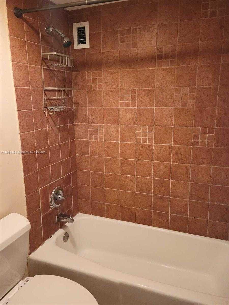Small Image of 3801 SOUTH OCEAN DR #3A, Hollywood Number 9
