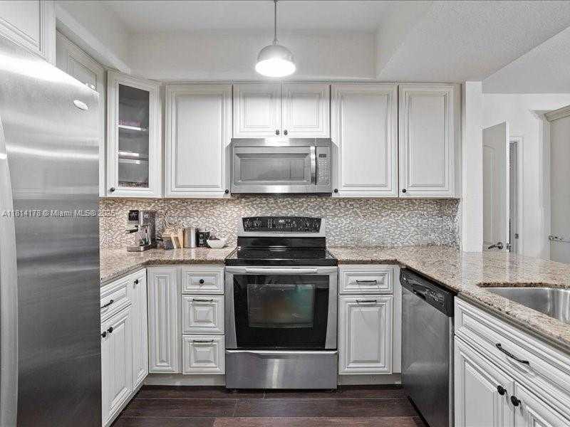 Small Image of 1830 RADIUS DR #620, Hollywood Number 9