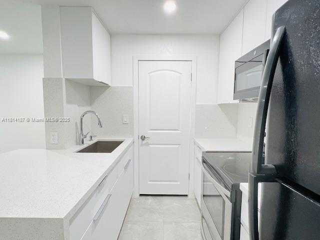 Small Image of 17505 NORTH WEST 67TH PL #H-11, Hialeah Number 14