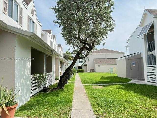 Small Image of 17505 NORTH WEST 67TH PL #H-11, Hialeah Number 26