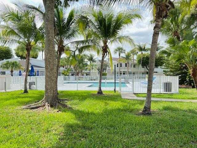 Small Image of 17505 NORTH WEST 67TH PL #H-11, Hialeah Number 28