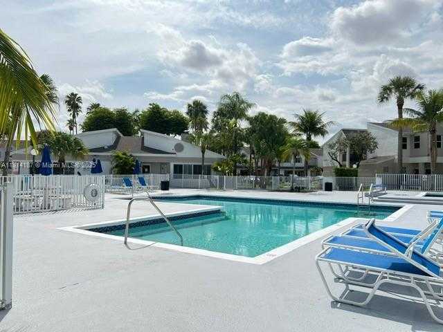 Small Image of 17505 NORTH WEST 67TH PL #H-11, Hialeah Number 29