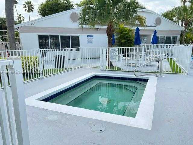 Small Image of 17505 NORTH WEST 67TH PL #H-11, Hialeah Number 30