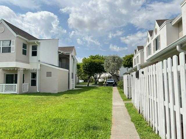 Small Image of 17505 NORTH WEST 67TH PL #H-11, Hialeah Number 32