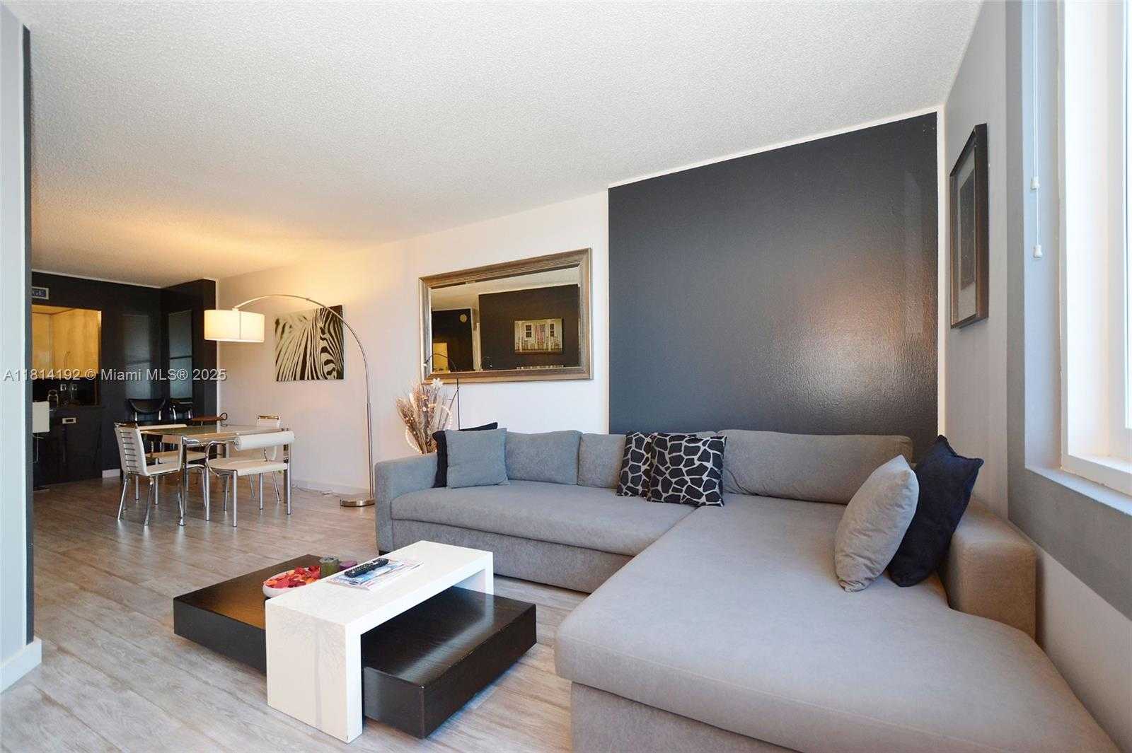 Small Image of 2301 COLLINS AVE #414, Miami Beach Number 15