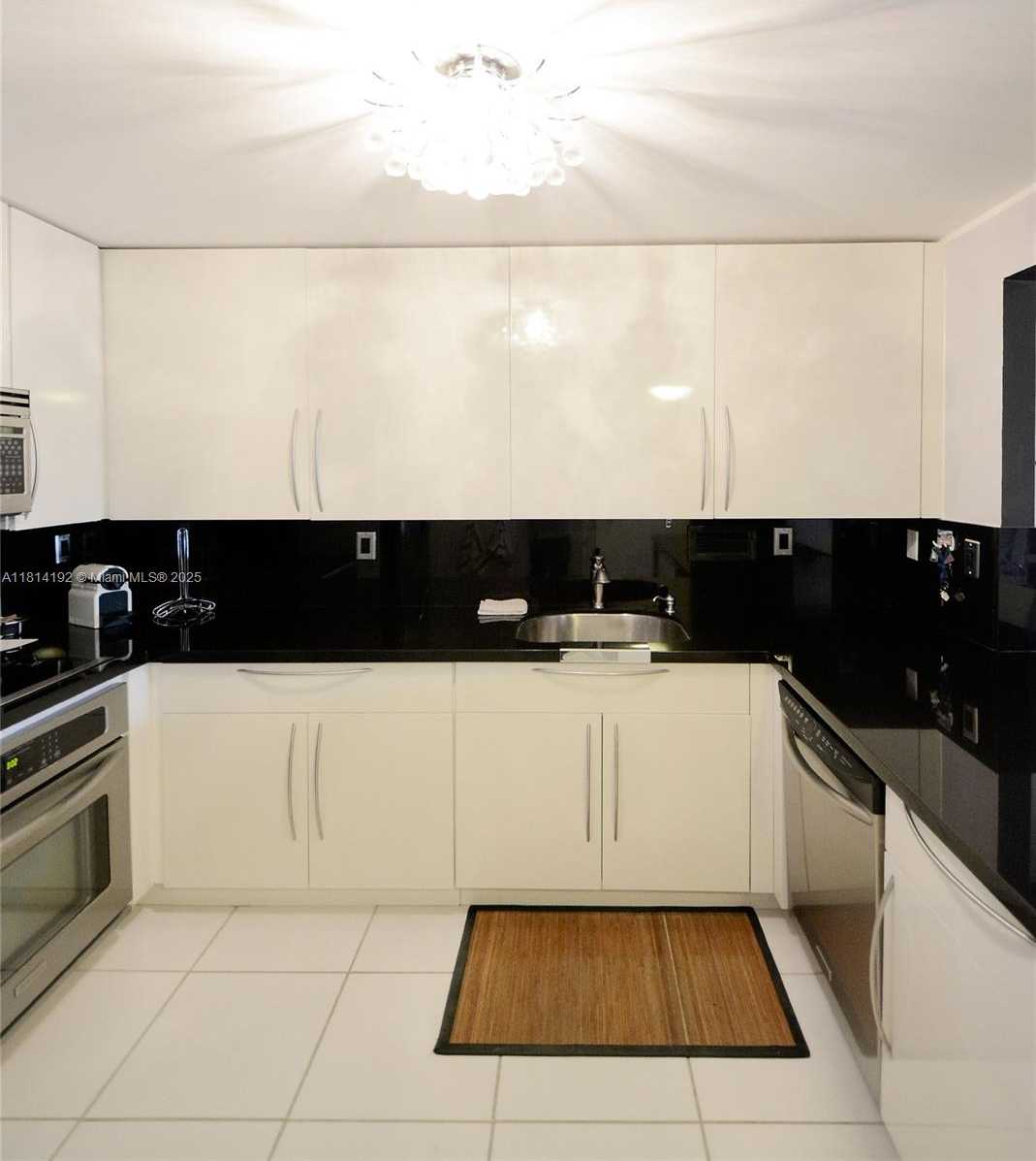 Small Image of 2301 COLLINS AVE #414, Miami Beach Number 18