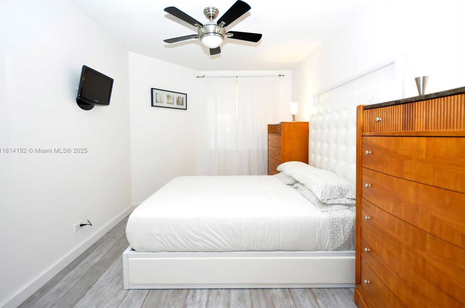 Small Image of 2301 COLLINS AVE #414, Miami Beach Number 19