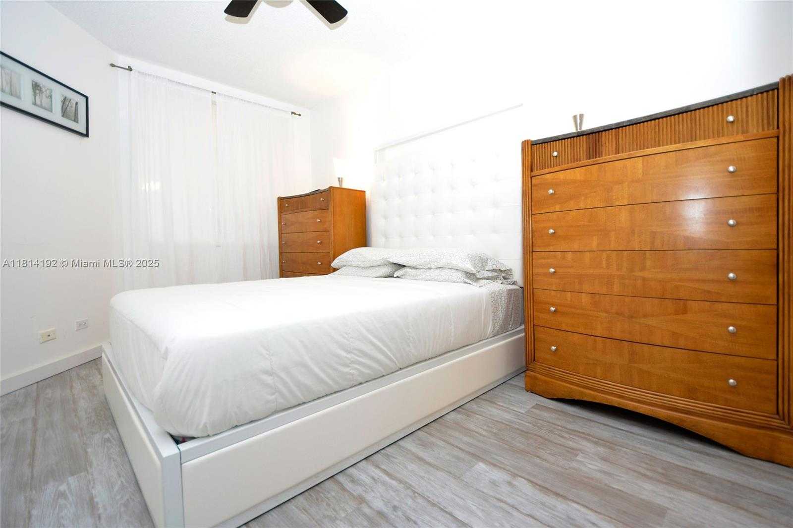 Small Image of 2301 COLLINS AVE #414, Miami Beach Number 21