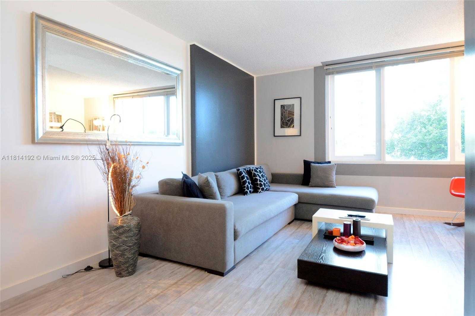 Small Image of 2301 COLLINS AVE #414, Miami Beach Number 6