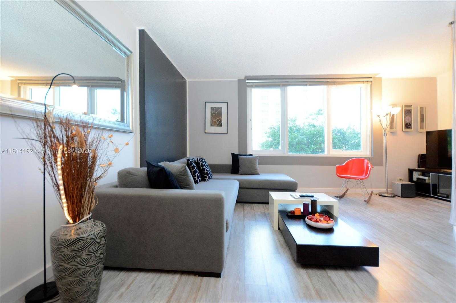 Small Image of 2301 COLLINS AVE #414, Miami Beach Number 7