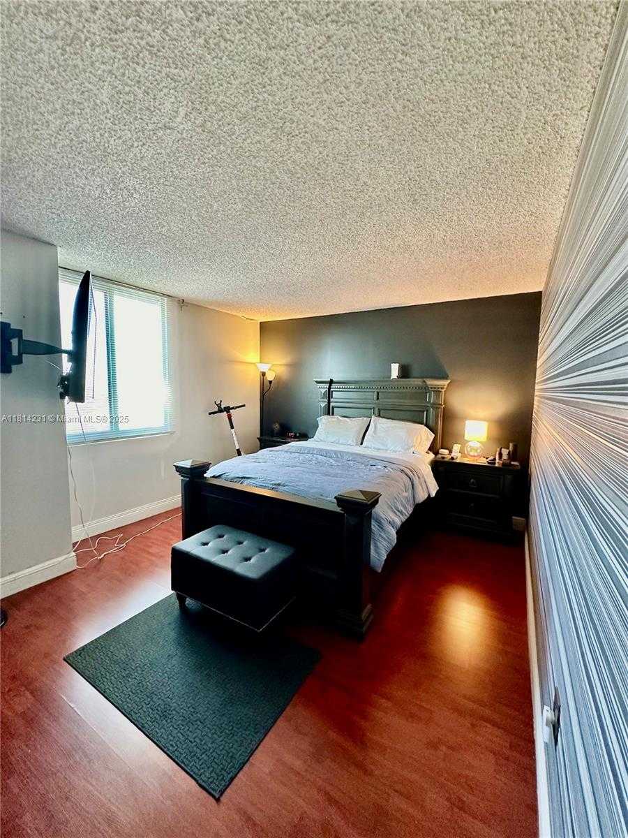 Small Image of 850 NORTH MIAMI AVE #W-1807, Miami Number 6