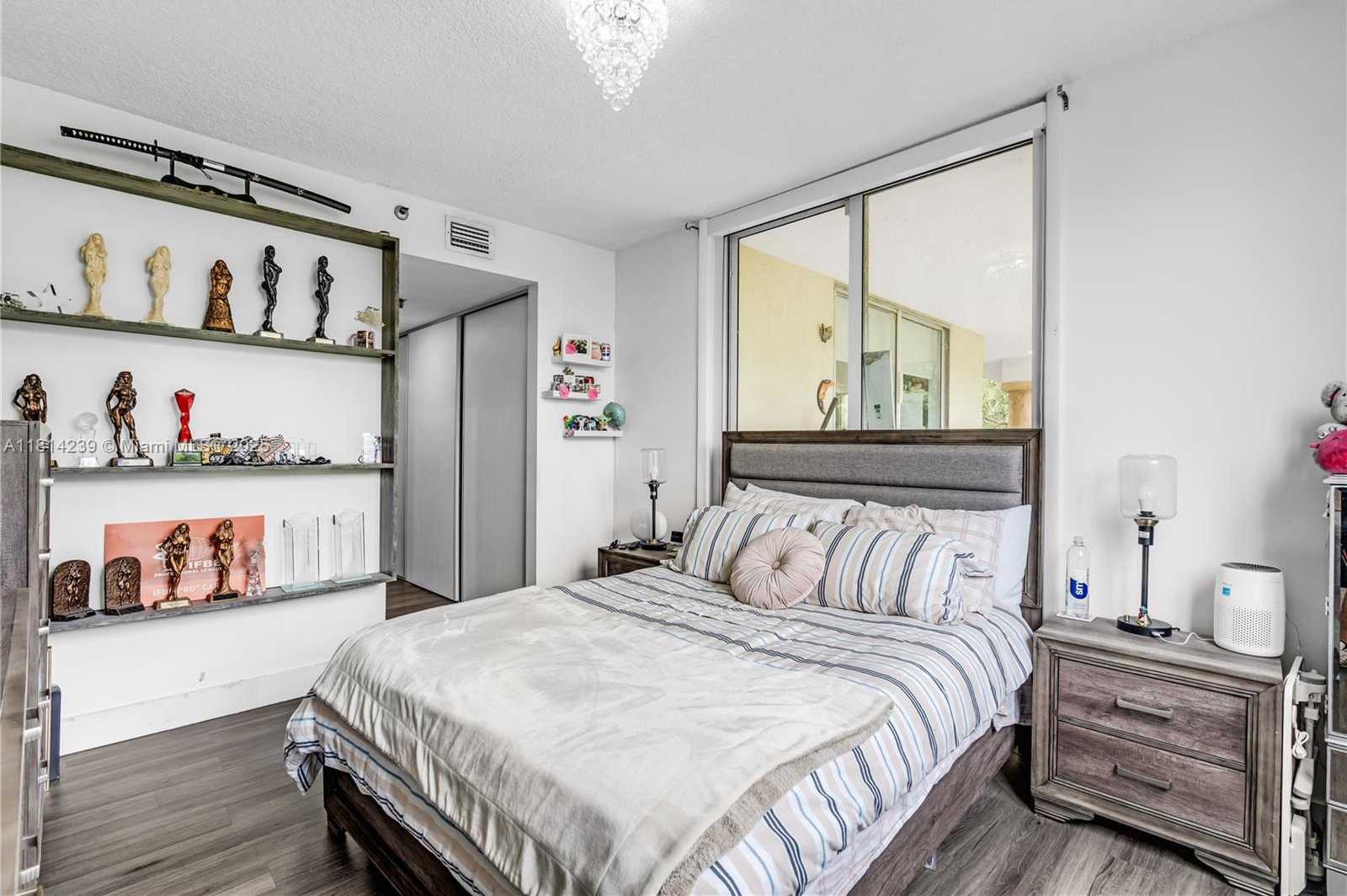 Small Image of 1834 BRICKELL AVE #33, Miami Number 11