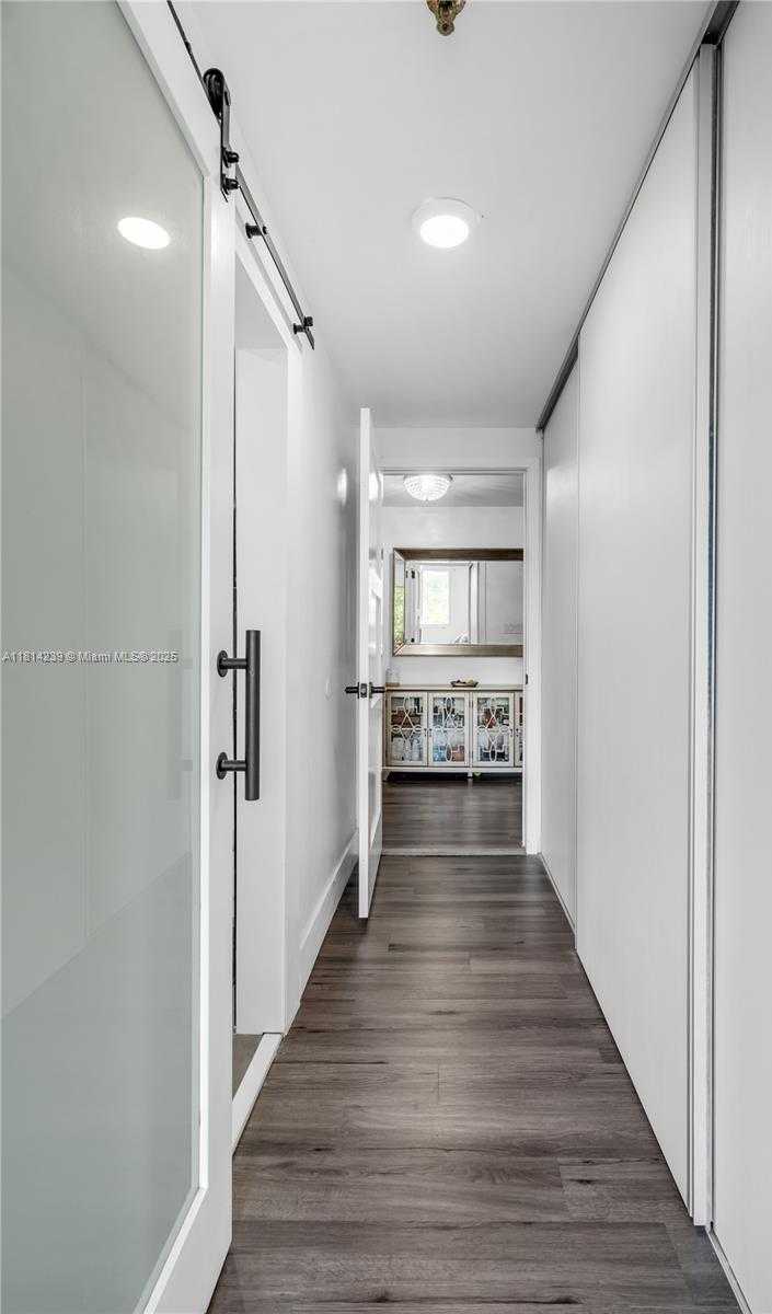 Small Image of 1834 BRICKELL AVE #33, Miami Number 12